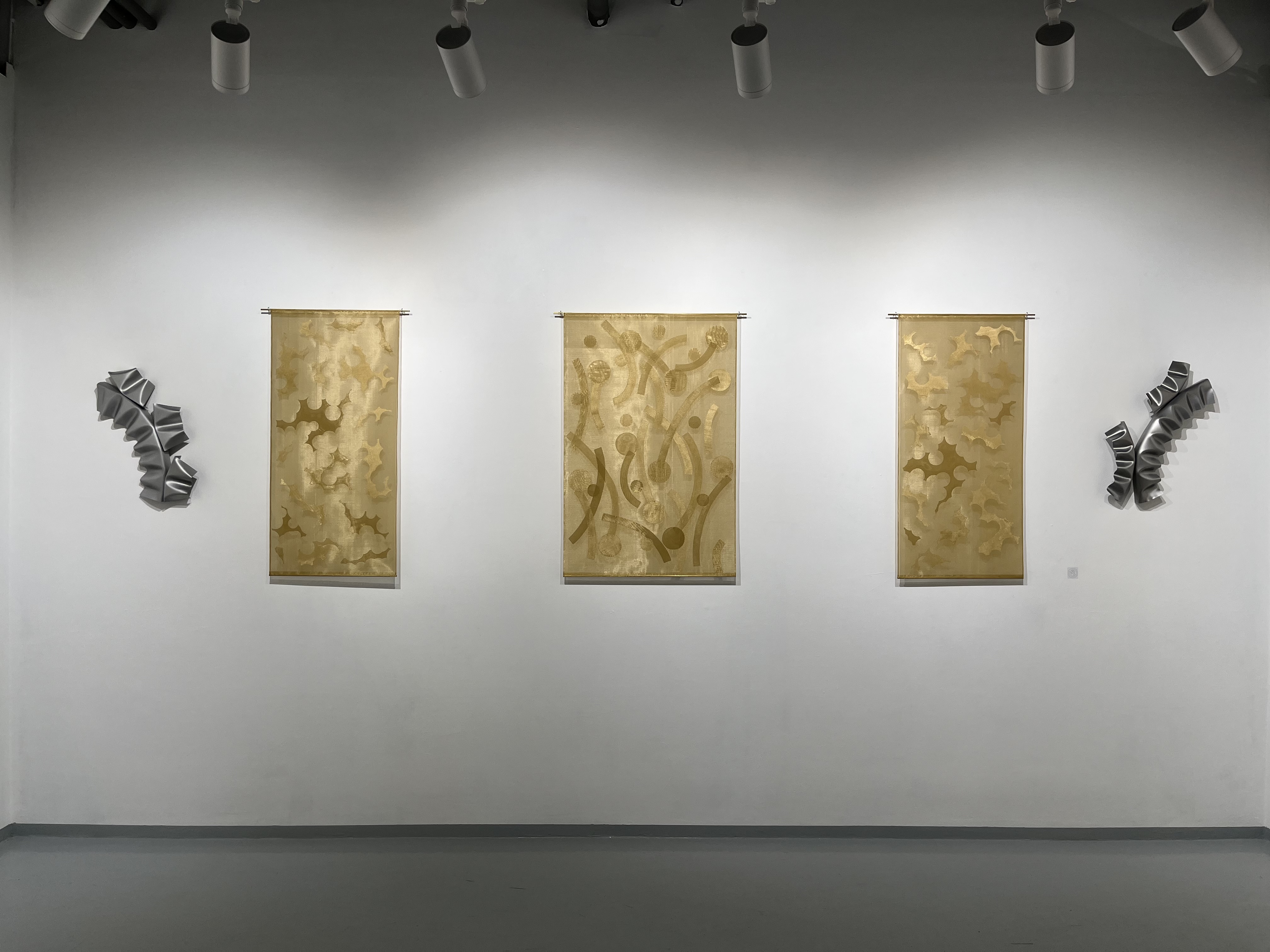 Персональная выставка арт-группы ЮН 1-1. «Поле. Ритм» - выставка ТЕO by Cosmoscow