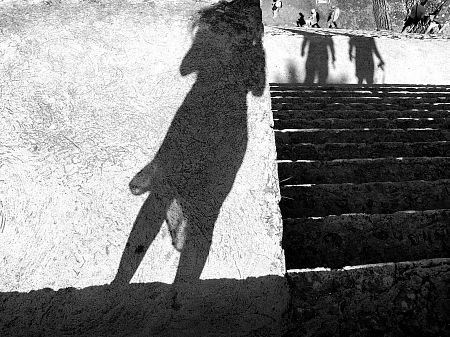 Трое: я и тень