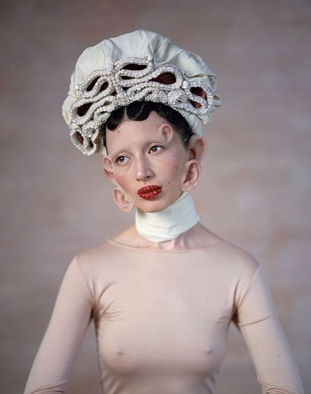 Во все уши к титановой лжи