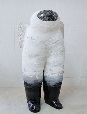 Мотылек в секси-бутсах