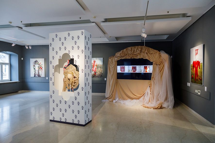 Выставка «Игра без слов. Художественные миры Юлдус Бахтиозиной»