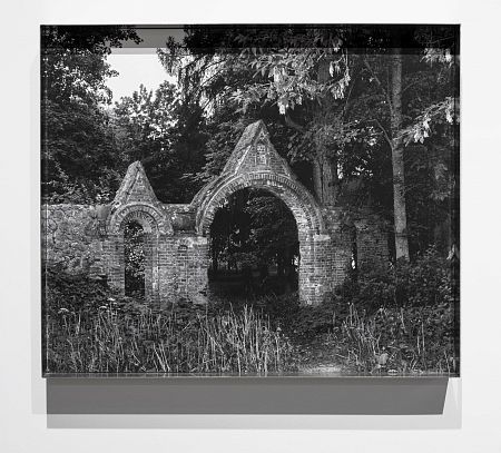 Entrance I. Из серии «Pale Shelters»