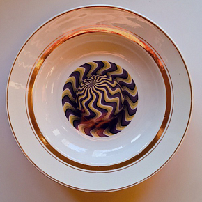 Из серии «OP-ART» или «Иллюзии на фарфоре»